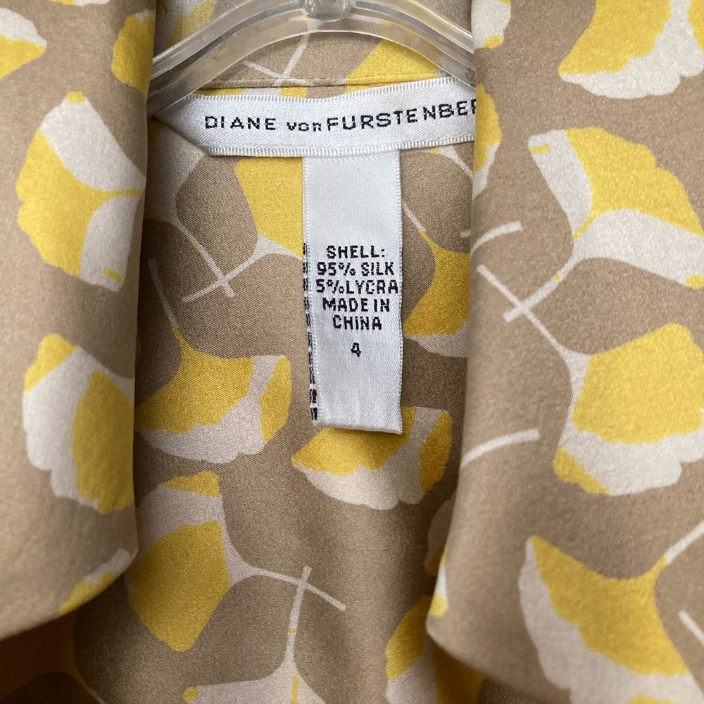 Beautiful DVF blouse - Picture 2 of 5